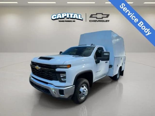 2025 Chevrolet Silverado 3500 - Service