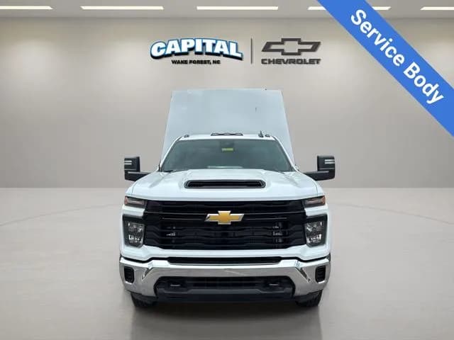 2026 Chevrolet Silverado 3500 - Service