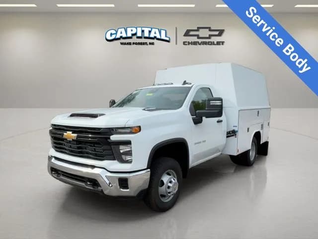 2025 Chevrolet Silverado 3500 - Service