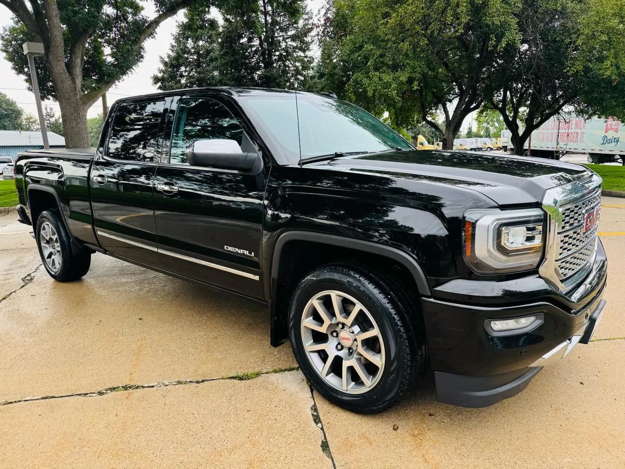 2017 GMC Sierra 1500 Denali Crew Cab Long - Pickup