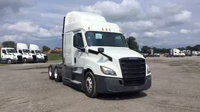 2022 Freightliner Cascadia - Sleeper
