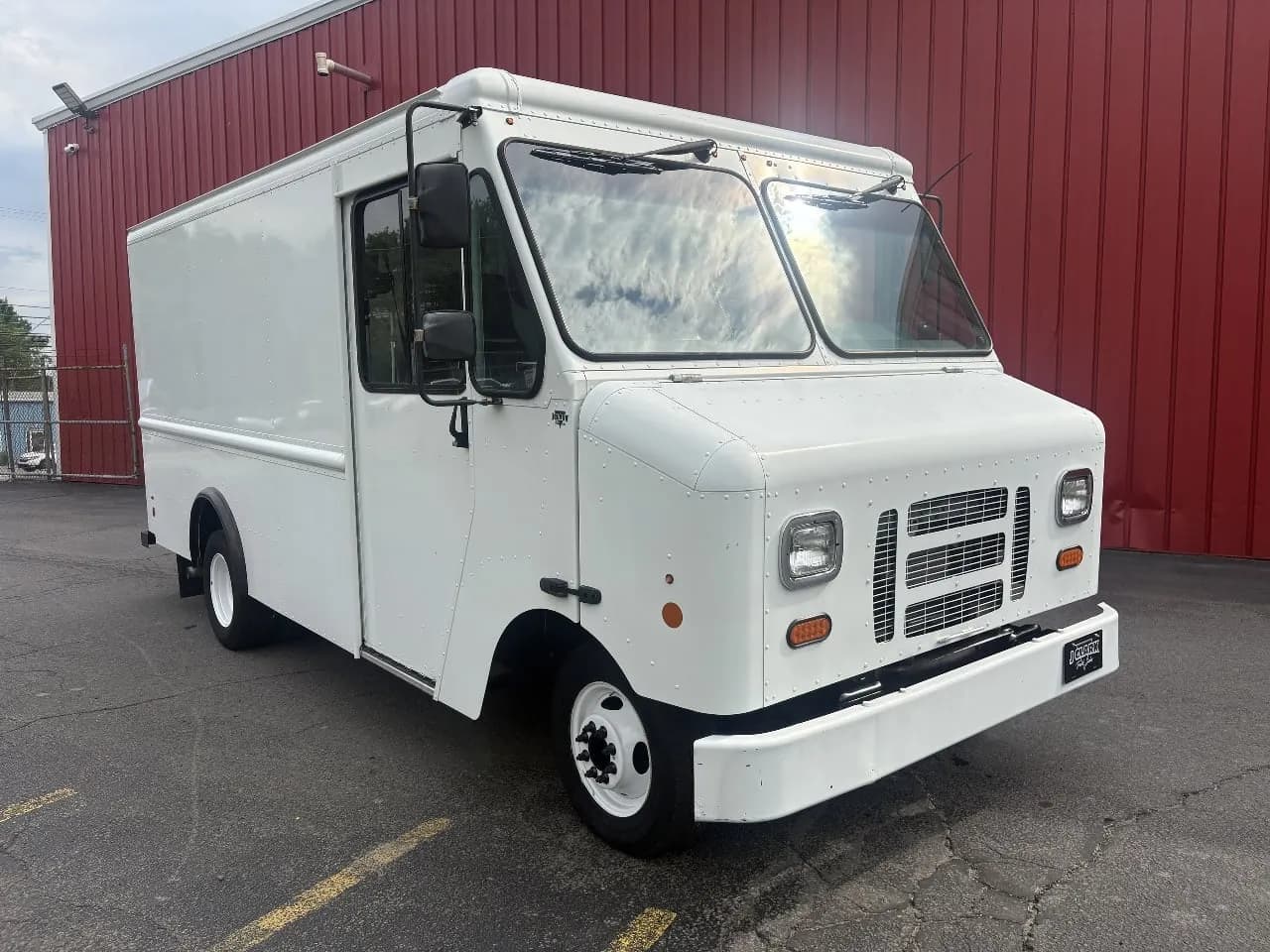 2016 Ford E-350 P500 12’ - Chassis