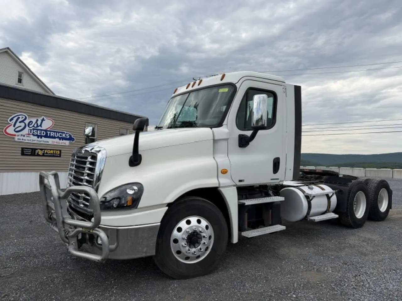 2017 Freightliner Cascadia - Day Cab