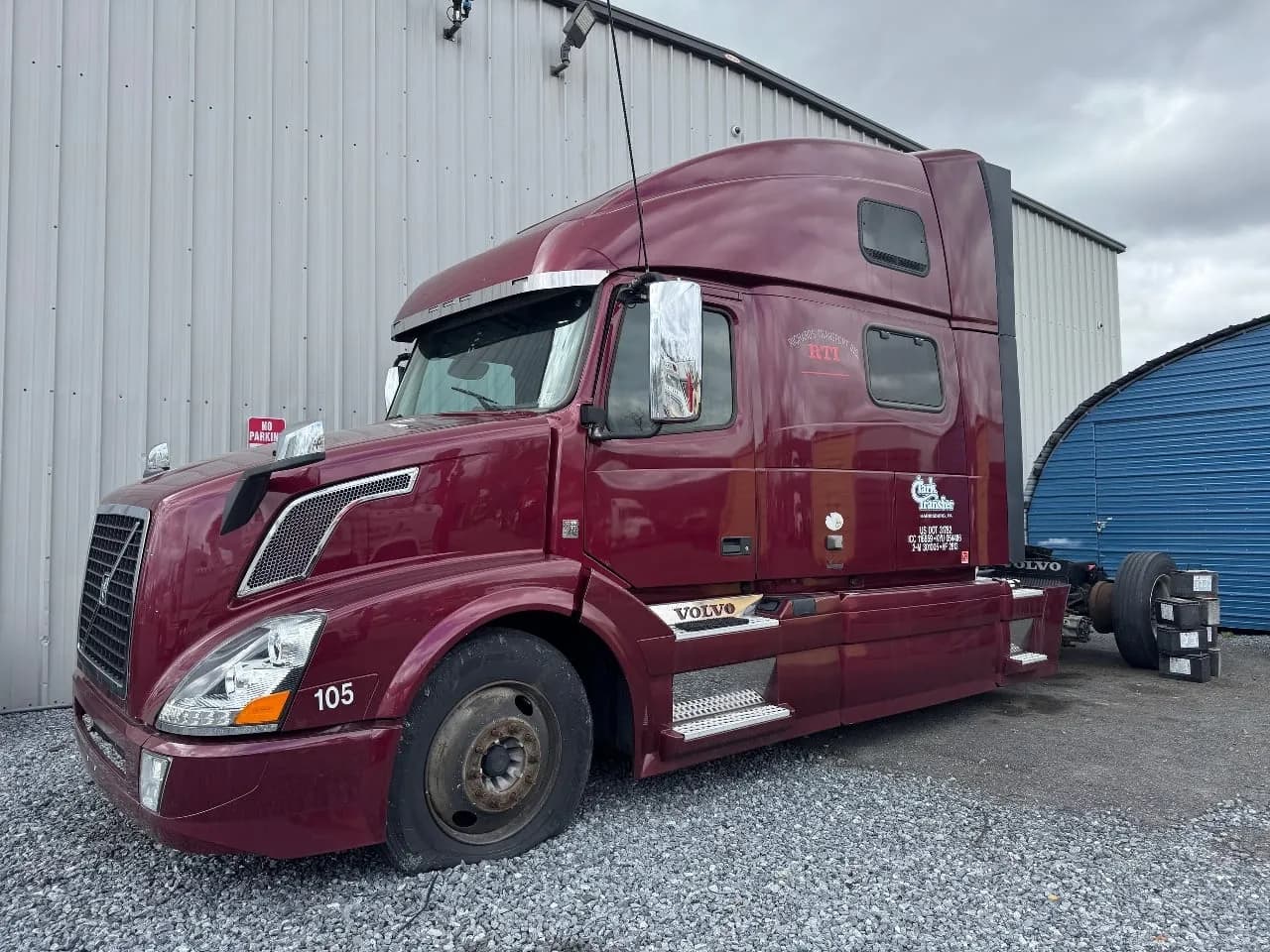 2016 Volvo VNL780 Tandem Axle - Sleeper