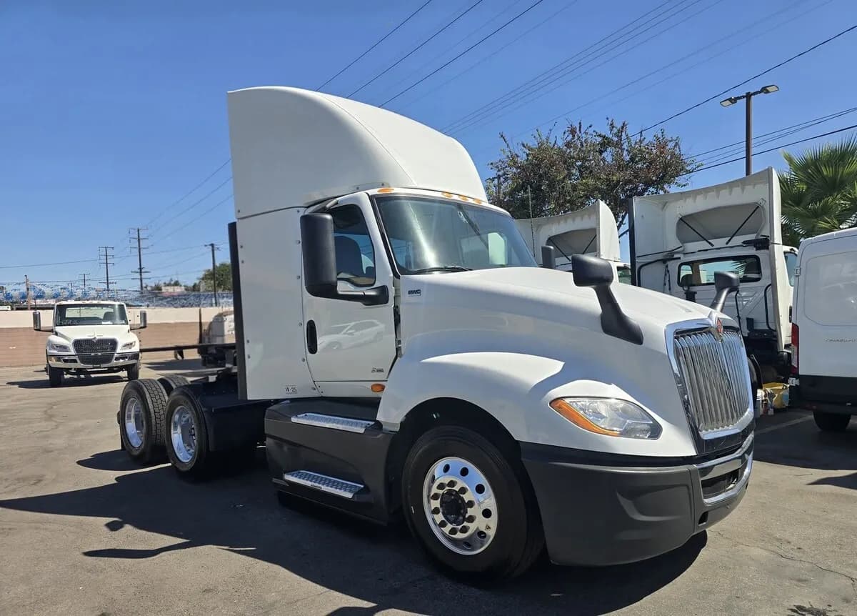 2021 International LT625 - Day Cab