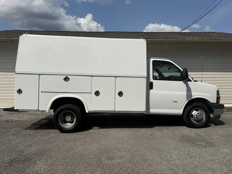 2018 Chevrolet Express 3500 - Box