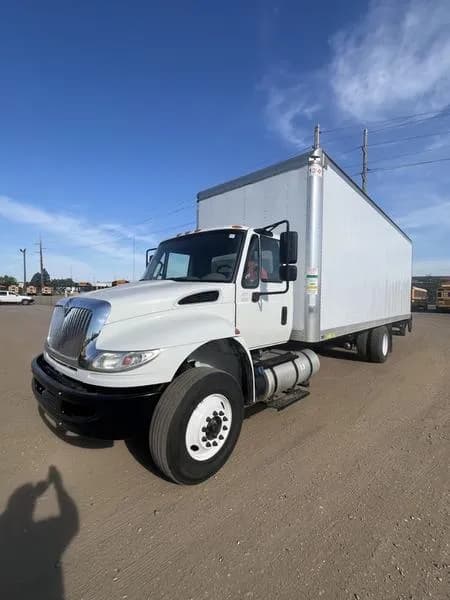 2017 International DuraStar 4300 - Box