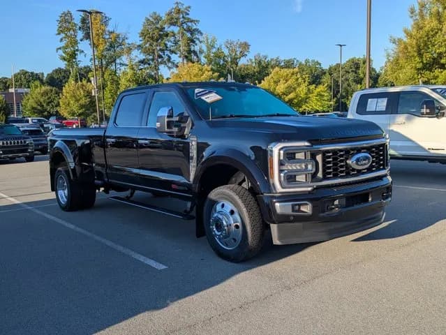 2025 Ford F-450 Crew Cab - Pickup