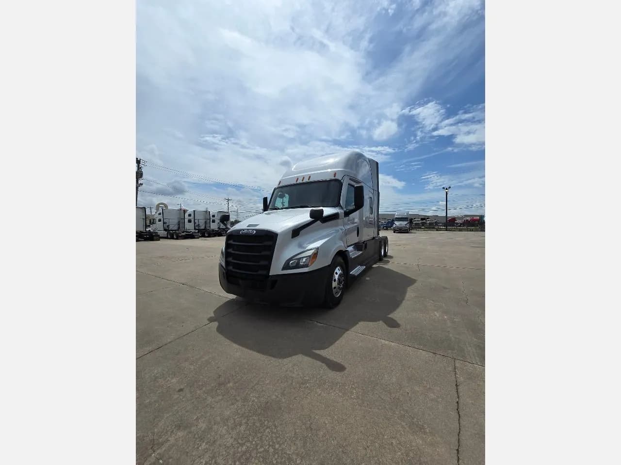 2023 Freightliner Cascadia - Sleeper