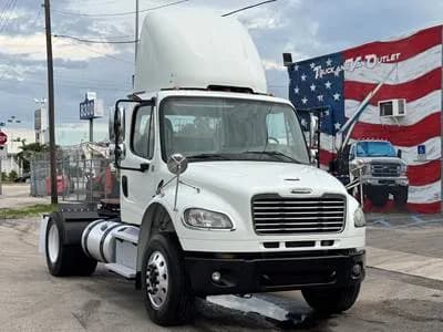 2019 Freightliner M2-106 - Day Cab