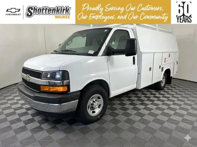 2025 Chevrolet Express 3500 - Box