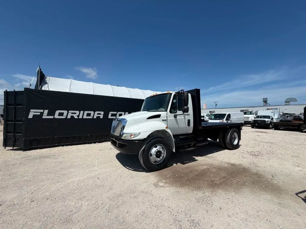 2008 International 4300 - Flatbed