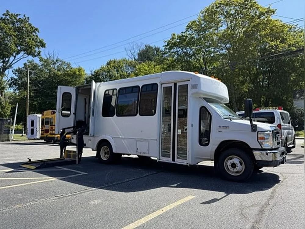 2012 Ford E-350 - Box