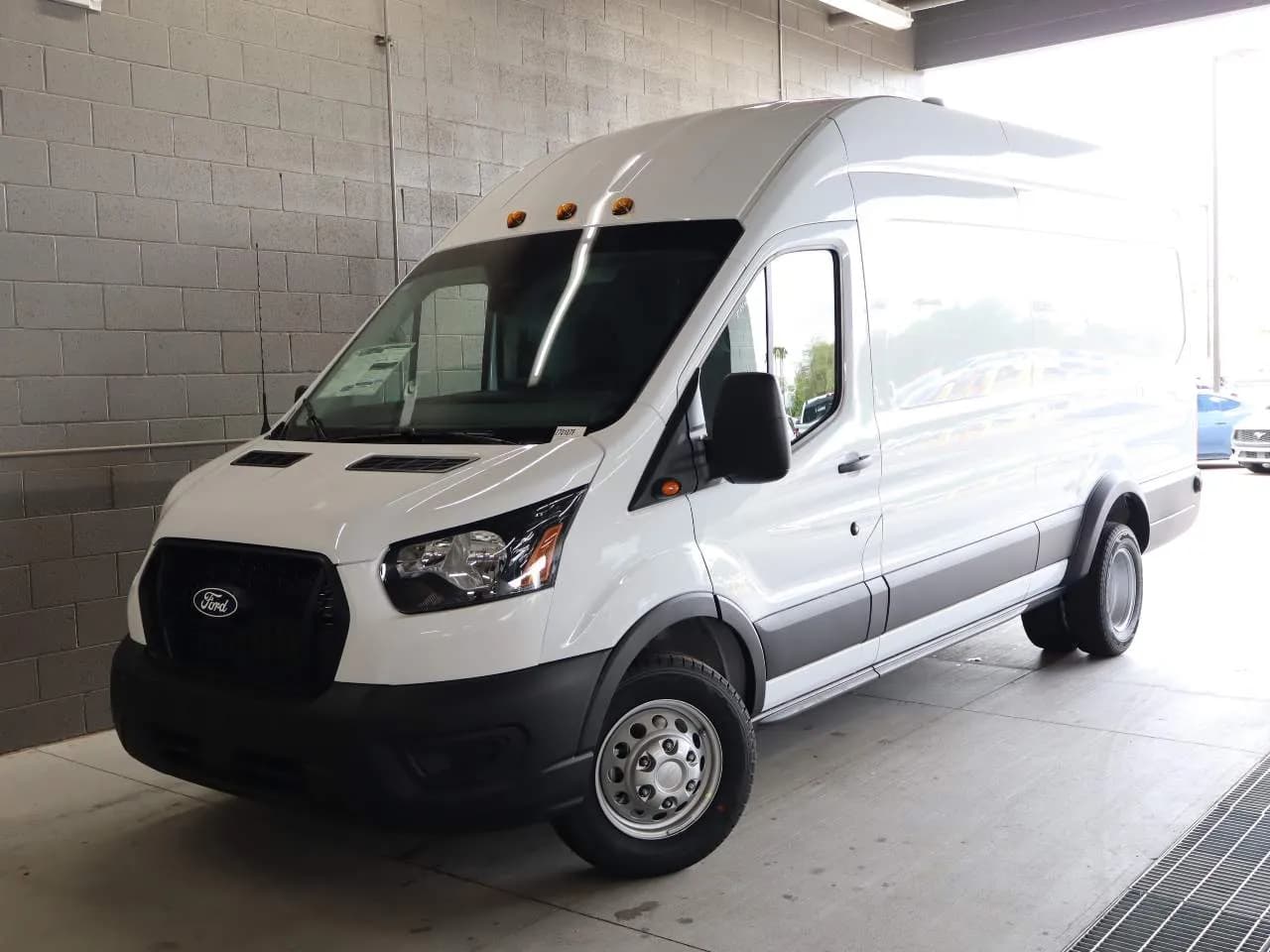 2027 Ford Transit - Vans