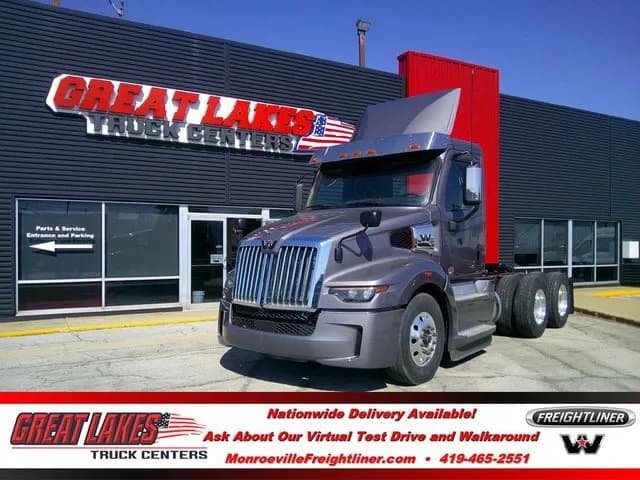 2025 Western Star 57X Daycab - Day Cab