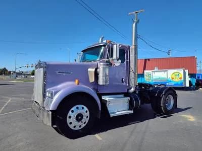 2012 Kenworth W900 - Day Cab