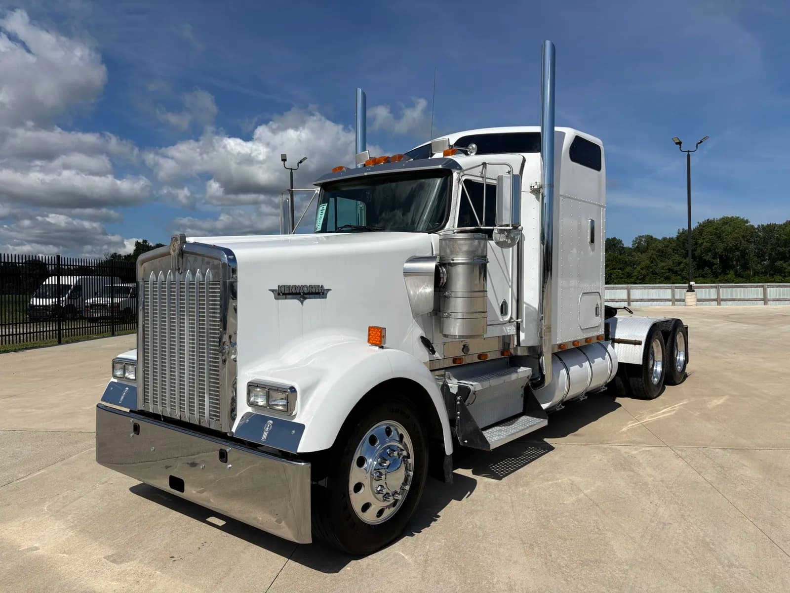 2000 Kenworth W900 - Sleeper